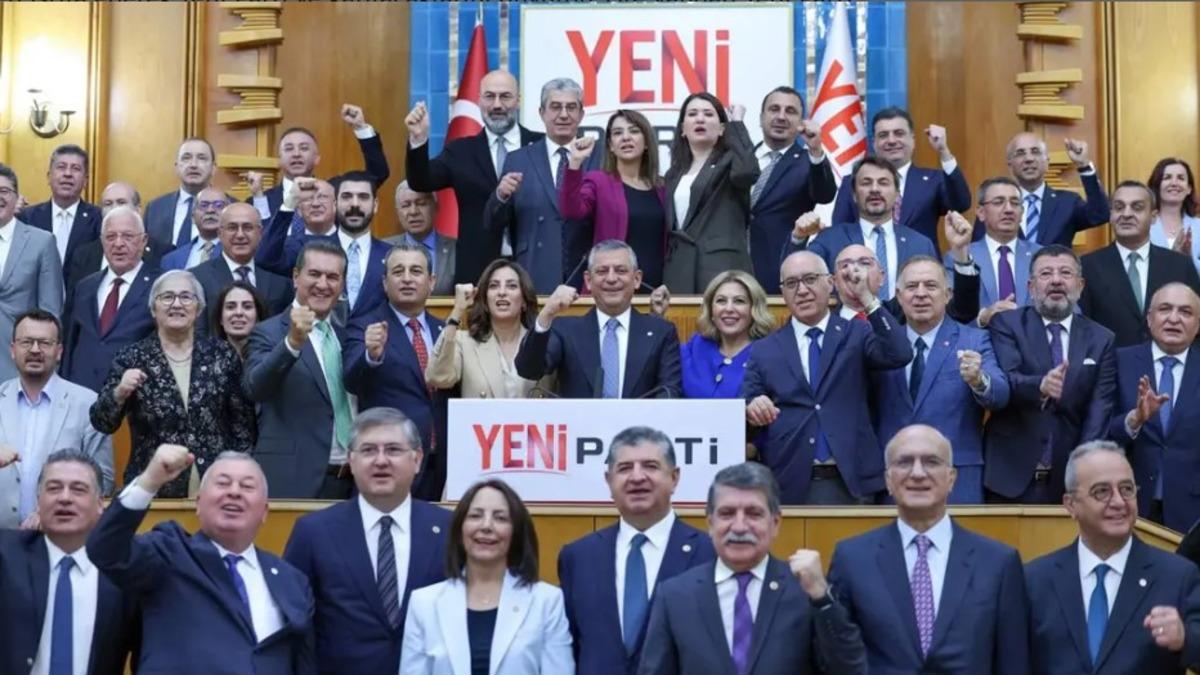 ** CHP istifaları