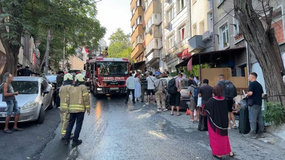 Beyoğlu'nda Otelde Yangın